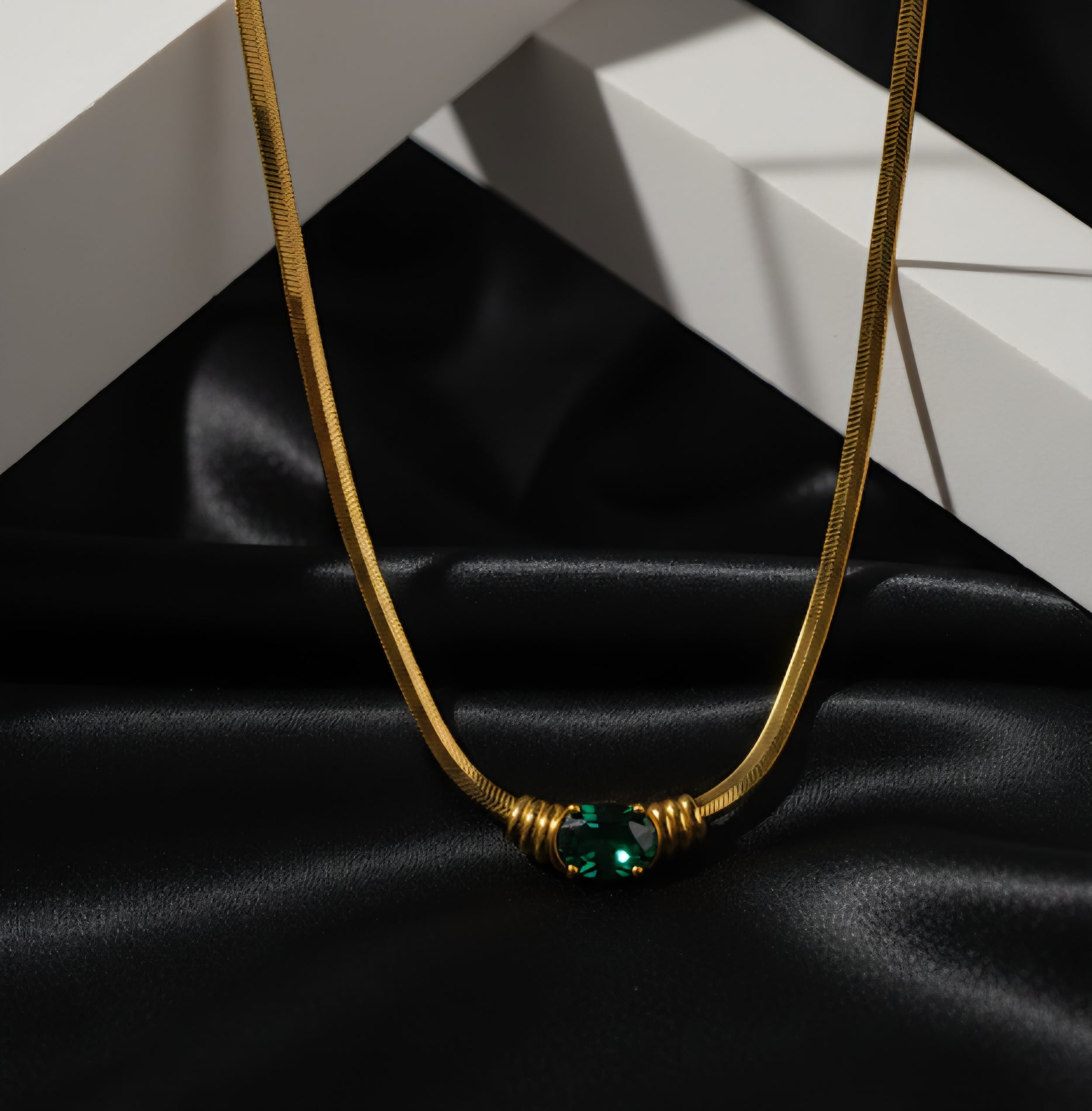 Emerald Oval Pendant