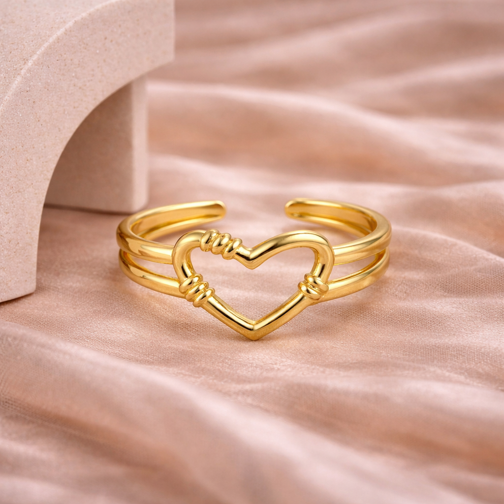 Minimal Heart Ring